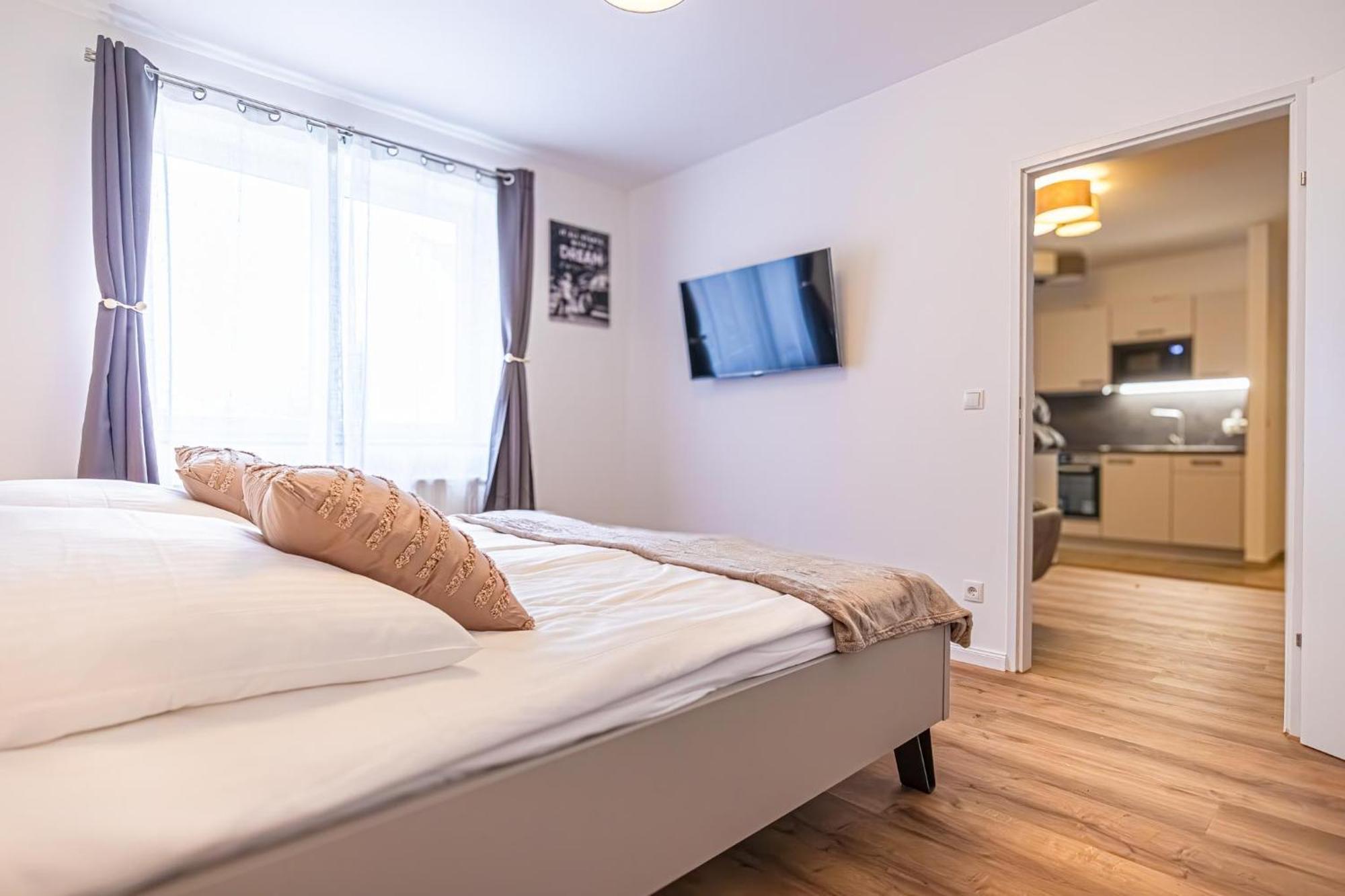 Charming 1Br And 1Lr Apt Modern Design Donaustadt Відень Екстер'єр фото