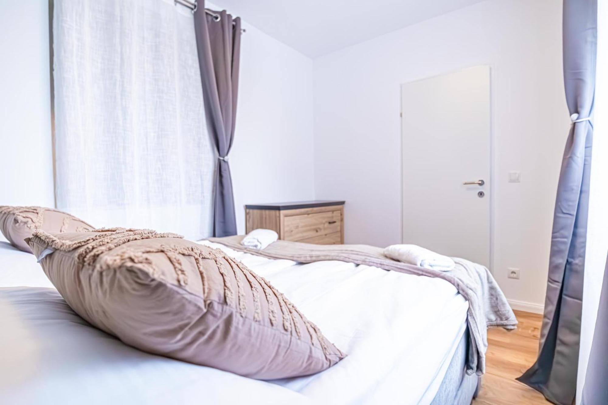 Charming 1Br And 1Lr Apt Modern Design Donaustadt Відень Екстер'єр фото