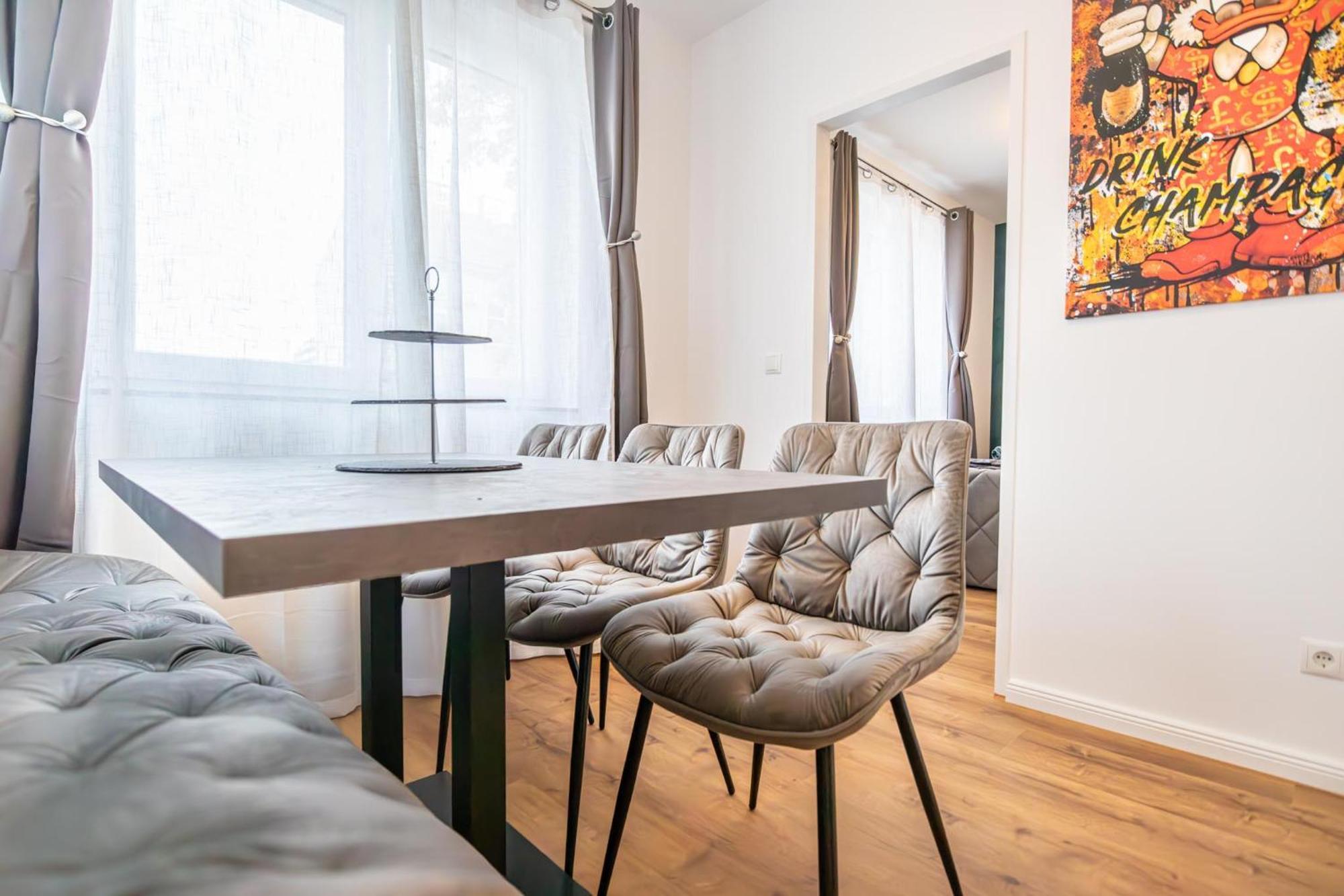 Charming 1Br And 1Lr Apt Modern Design Donaustadt Відень Екстер'єр фото