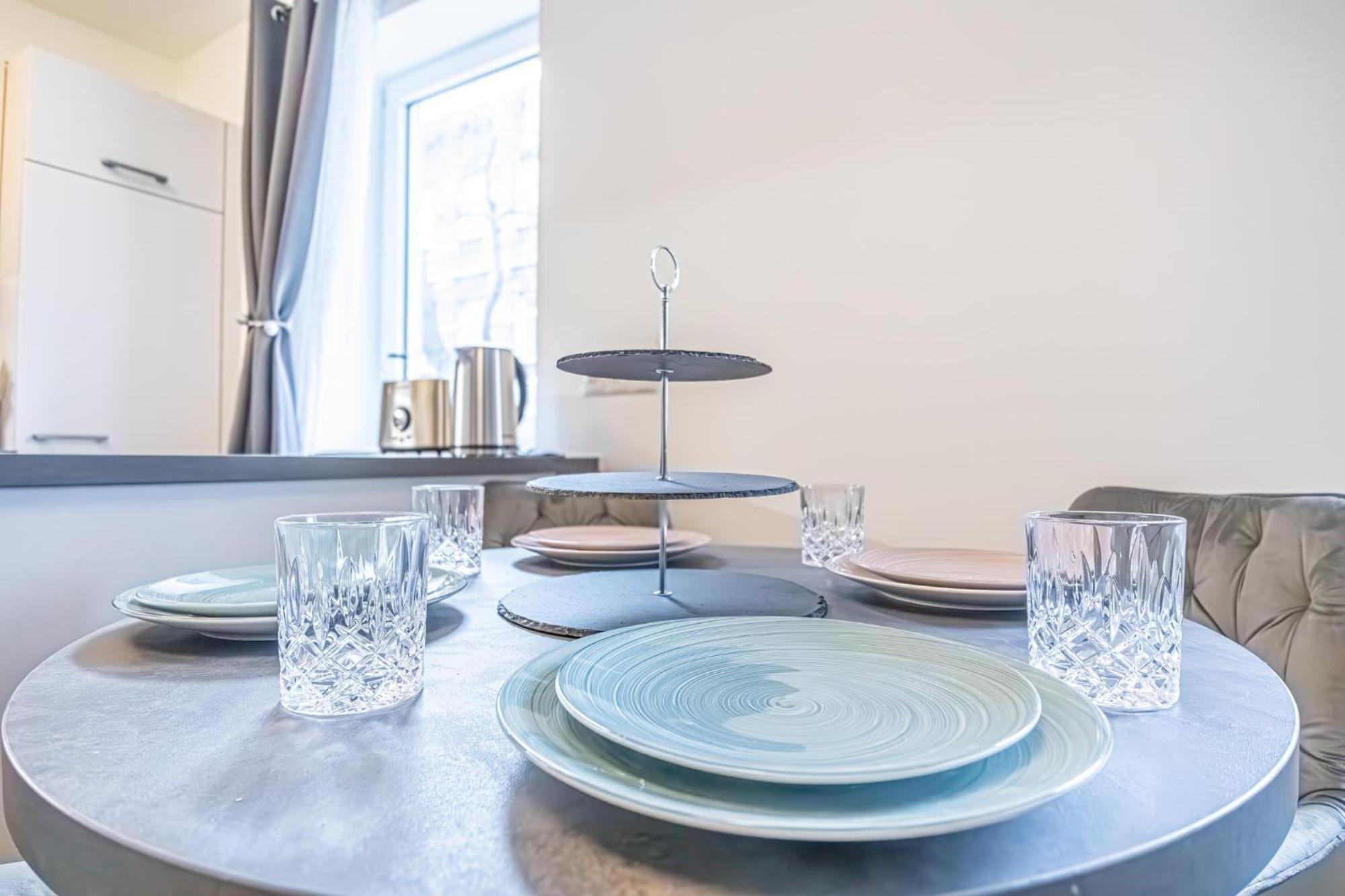 Charming 1Br And 1Lr Apt Modern Design Donaustadt Відень Екстер'єр фото