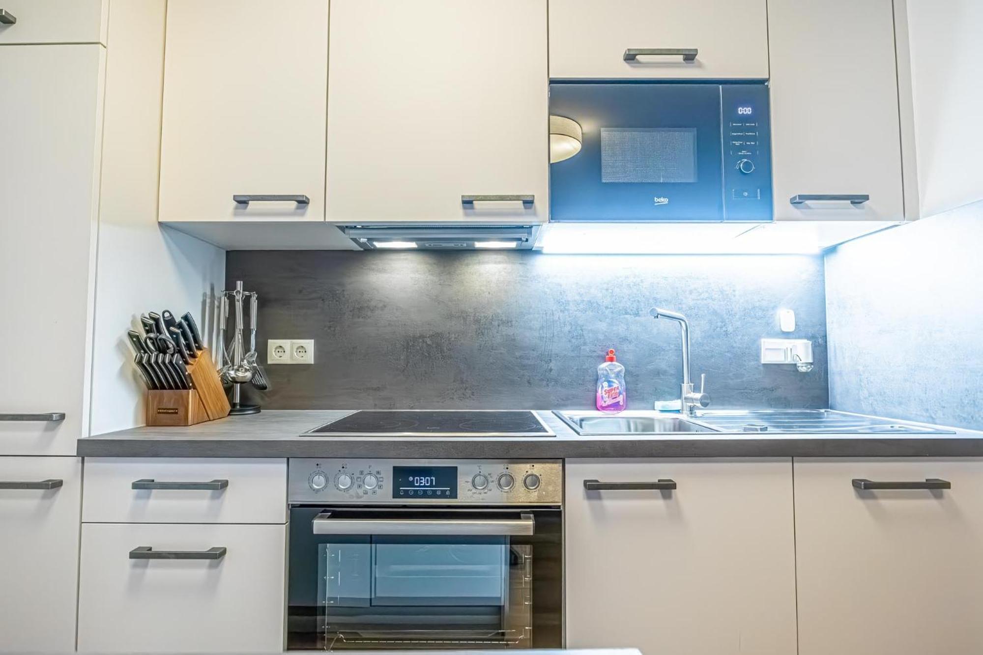Charming 1Br And 1Lr Apt Modern Design Donaustadt Відень Екстер'єр фото